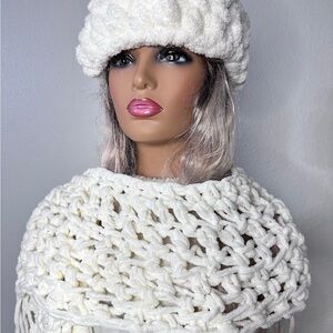 White Chunky Knit Cable Hat